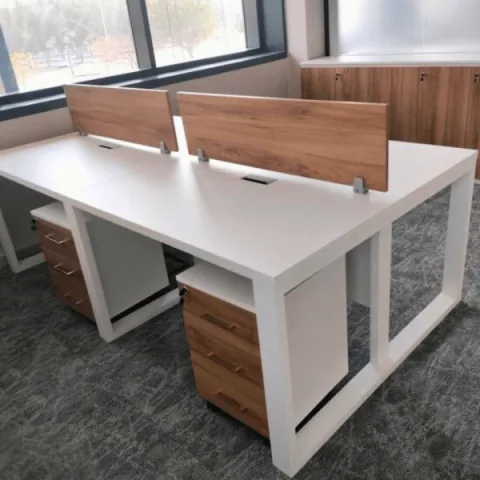 Bench de travail double avec séparations en bois